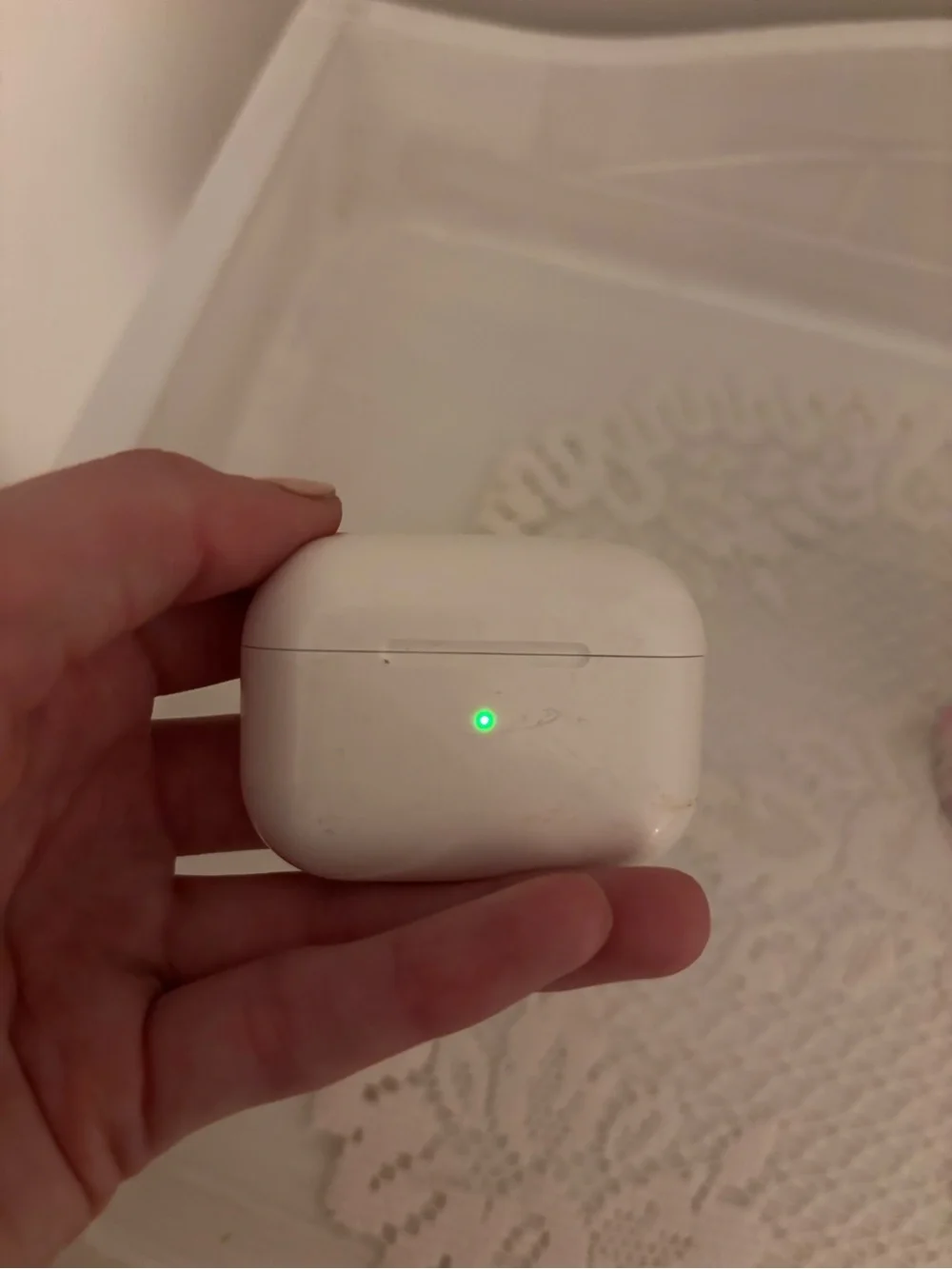 Apple AirPods Pro Wireless Charging Case - White with Green LED